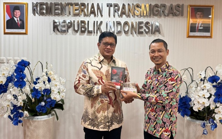 Wakil Menteri Menteri Transmigrasi Viva Yoga Mauladi menerima pengurus PATRI DPC Kabupaten Kayong Utara, Kalimantan Barat