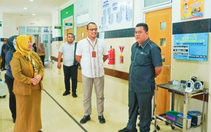 Sekretaris Daerah kabupaten Bintan Ronny Kartika saat berkunjung RSUD Bintan