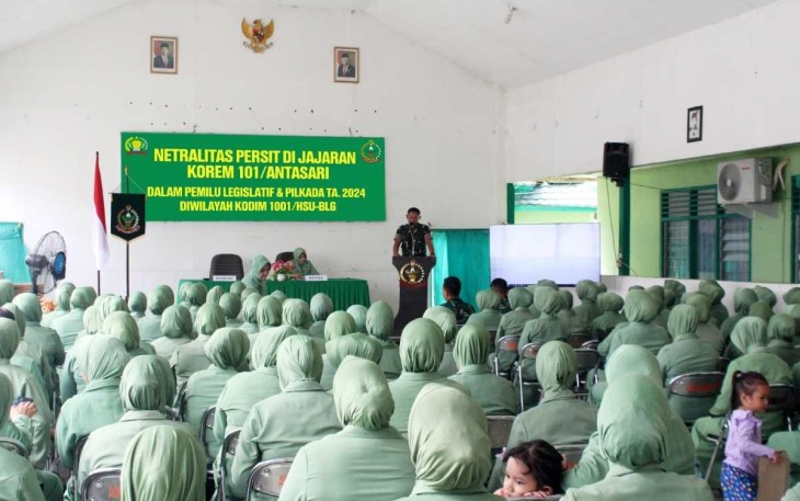 Dandim 1001/HSU-BLG saat Sosialisasikan Netralitas TNI Bagi Anggota Persit