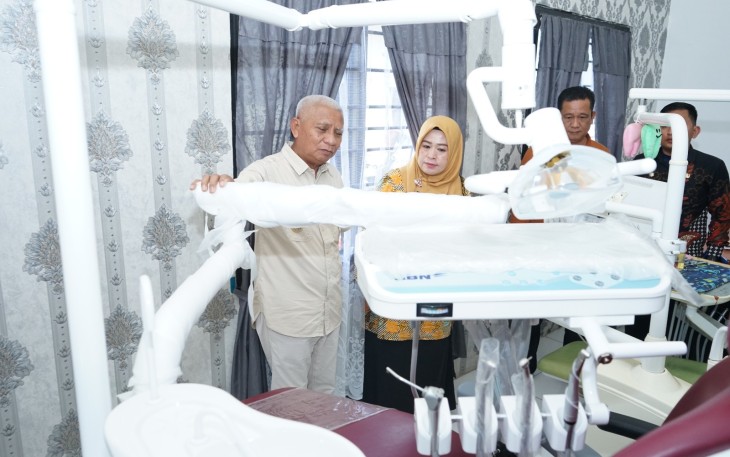 Bupati Asahan Serahkan Bantuan Alat Kesehatan Di UPTD Pulau Rakyat