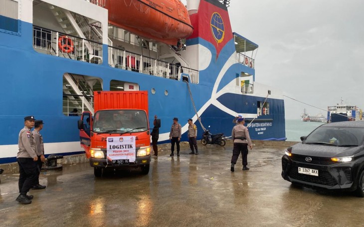 KPU Bintan Berangkatkan Logistik Kotak Suara ke Tambelan