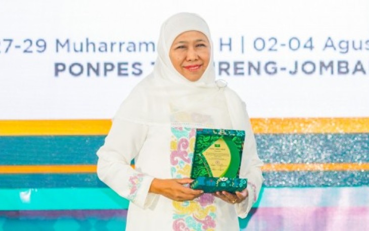 Ketua Umum Pengurus Pusat (PP) Muslimat Nahdlatul Ulama (NU) yang juga Gubernur Jawa Timur periode 2019-2024 Khofifah Indar Parawansa