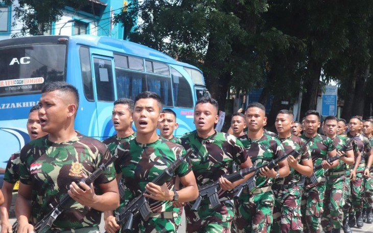 Prajurit Yonarmed 13 Kostrad saat Giat Pembinaan Lari Siang