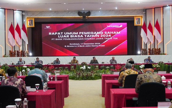 Rapat Umum Pemegang Saham Luar Biasa (RUPSLB) Tahun 2024 di Ruang Bromo Bank Jatim Kantor Pusat Surabaya.