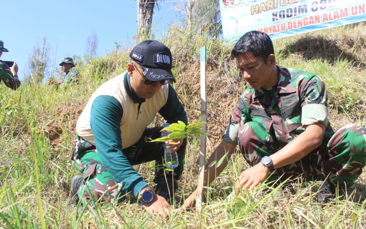 Kodim 0806/Trenggalek Tanam Bambu, Selamatkan Air untuk Generasi Mendatang