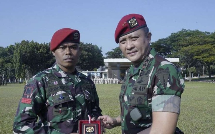 Danjen Kopassus Anugerahi Prajurit Berprestasi