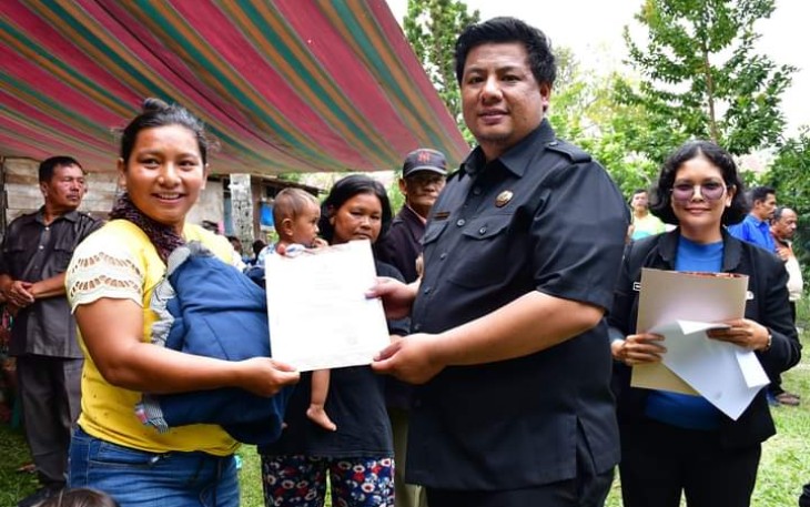 Masyarakat Nainggolan Antusias Sambut Bupati 