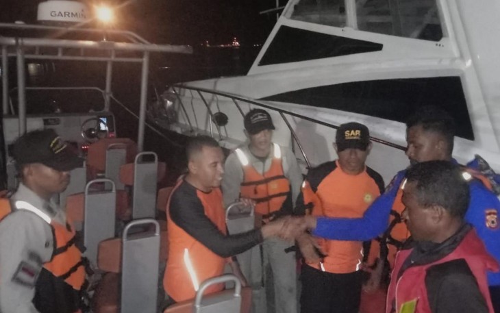 Bakamla RI Evakuasi Long Boat Mati Mesin di Perairan Kota Tual