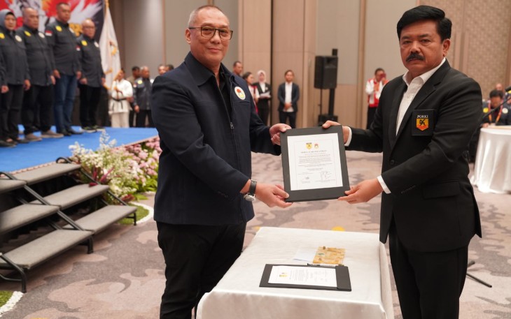 etua Umum PB FORKI Marsekal TNI (Purn) Dr. (H.C.) Hadi Tjahjanto, S.I.P. mengukuhkan Pengurus Pusat INKAI Periode 2023-2027, yang diketuai oleh DR Ivan Yulivan, M.M., M.Tr.han., bertempat di RA Sueites, Jakarta Selatan, Sabtu (5/10/2024)