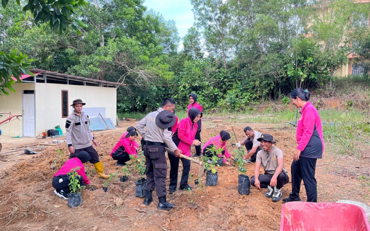 Polsek Kota Polresta Tanjungpinang Buka Lahan Tidur