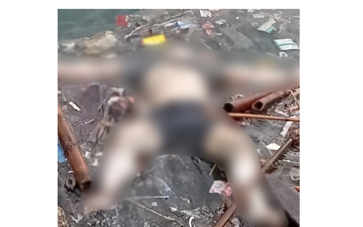Personel Bakamla RI yang tergabung dalam Tim SAR Gabungan berhasil menemukan 1 korban Warga Negara Taiwan yang tenggelam dari kecelakaan KM Pari Kudus di perairan Pulau Rambut, Jakarta, Jumat (15/03/2024)