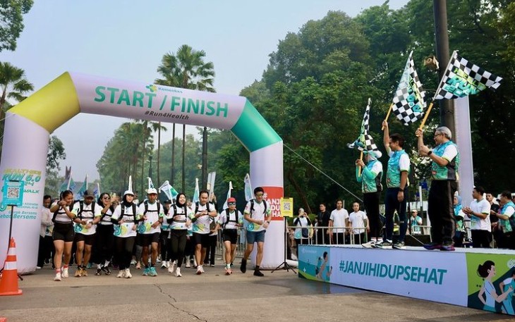 Helthies Run 6.0 dan Fun Walk di Plaza tenggara Komplek Gelora Bung Karno, Jakarta, Minggu (17/11)