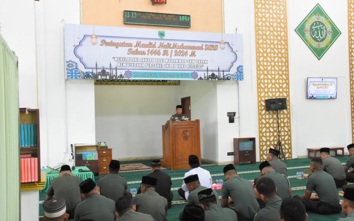 Pangdam XVIII/Kasuari, Mayjen TNI Haryanto, S.I.P., M.Tr.(Han)., dalam sambutannya saat menghadiri peringatan Maulid Nabi Muhammad Shalallahu ‘Alaihi Wasallam 1446 Hijriah/2024 Masehi, di Masjid Istiqlal Kodam XVIII/Kasuari, Trikora, Arfai 1, Manokwari, Papua Barat, pada Kamis (19/9/2024)