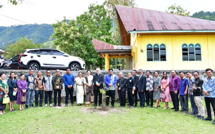 Bupati Samosir Hadiri Perayaan Bersama Masa Penciptaan dan Minggu Ekologi HKBP Tahun 2024