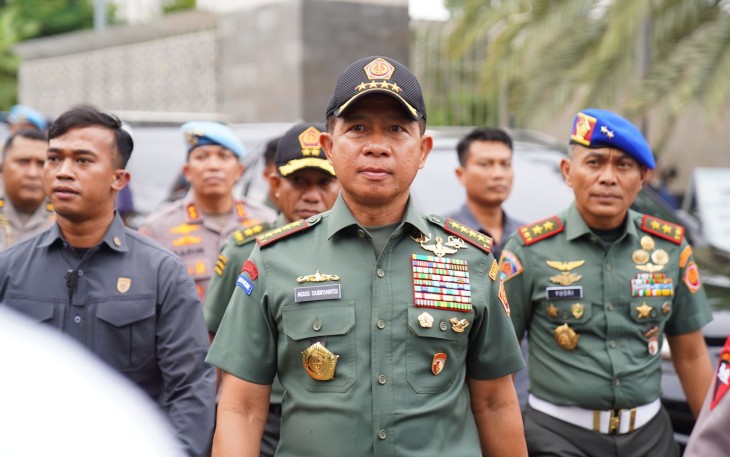 Panglima TNI dan Kapolri Tinjau Kesiapan Pelabuhan Merak dalam Menyambut Nataru 2025