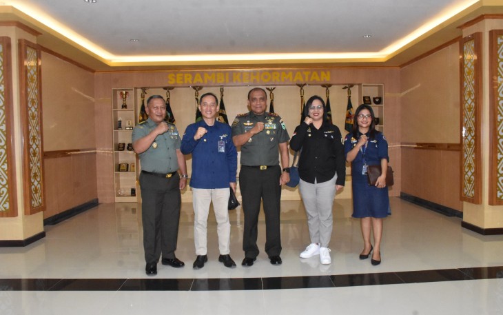 Kedatangan rombongan dari PT Bank Mandiri (Persero) Tbk Manokwari  ini diterima langsung oleh Pangdam XVIII/Kasuari, Mayjen TNI Ilyas Alamsyah, S.E., M.Tr.(Han)., CGCAE., yang didampingi Kakudam XVIII/Kasuari, Kolonel Cku Asmudi, S.E