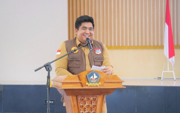 Bupati Bintan Roby Kurniawan, saat membuka Sosialisasi Pencegahan Pungli pada proses PPDB tingkat SD maupun SMP se Kabupaten Bintan Tahun Ajaran 2024-2025, Selasa (11/06) di Aula Bandar Seri Bentan. 