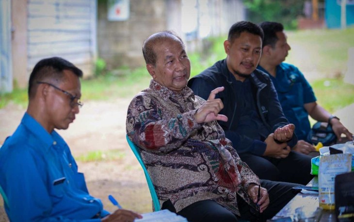 SesKemenKopUKM saat kunjungan ke Koperasi Produsen Gunung Luhur Berkah (GLB) di Desa Cisalak, Kabupaten Subang, Jawa Barat, Selasa sore (23/1).