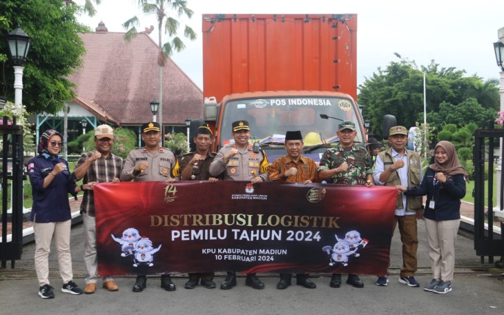 TNI-Polri dalam hal ini Kodim 0803/Madiun dan Polres Madiun siap memberikan dukungan terhadap pengamanan setiap tahapan Pemilihan Umum (Pemilu) 2024, termasuk salah satunya dalam distribusi logistik pemilu