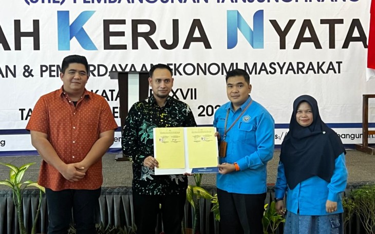 Bupati Bintan Roby Kurniawan membuka sekaligus memberi pembekalan bagi ratusan Mahasiswa Sekolah Tinggi Ilmu Ekonomi (STIE) Tanjungpinang yang akan melaksanakan Kuliah Kerja Nyata Pembelajaran dan Pemberdayaan Ekonomi Masyarakat (KKN P2EM) Angkatan ke XVII Tahun Akademik 2024-2025