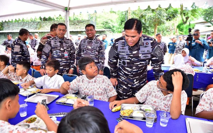 TNI AL Gelar Makan Bergizi Geratis Bagi Generasi Muda di Seluruh Indonesia 