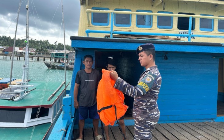 Babinpotmar Lanal Ranai Imbau Nelayan Waspadai Cuaca Ekstrem di Laut Kabupaten Natuna 