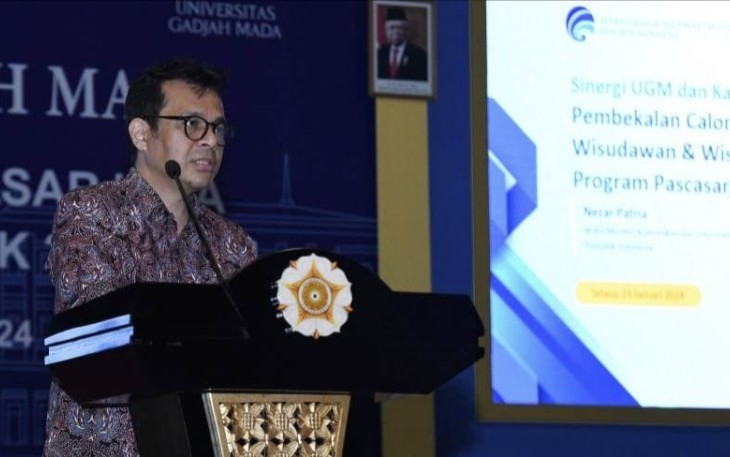 Wakil Menteri Komunikasi dan Informatika Nezar Patria dalam Pembekalan Calon Wisudawan Program Pascasarjana Universitas Gadjah Mada di Kampus UGM Yogyakarta, Selasa (23/01/2024).