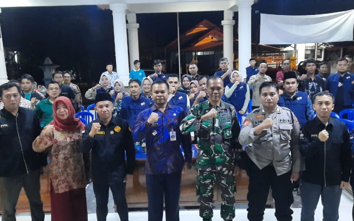 Foto Bersama usai acara Rakor Persiapan Pendistribusian Logistik Pemilu