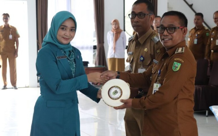 Ketua TP PKK Natuna saat Lantik Tingkat Kecamatan Kabupaten Natuna Tahun 2024