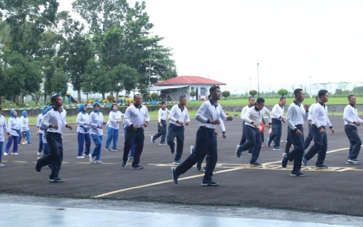 Olahraga Bersama Prajurit dan Keluarga Besar