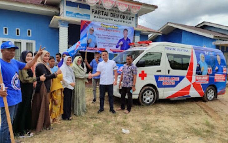 Ridhwan Ariffalah Rusli Bintang Serahkan Ambulance dan Sambut Kedatangan Ketua DPC Demokrat Aceh Timur