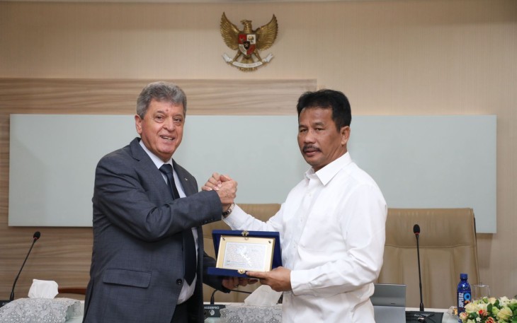 Kepala BP Batam, Muhammad Rudi saat menerima kunjungan diplomasi dari Dubes Palestina untuk Indonesia Zuhair Al-Shun di Ruang Pertemuan Walikota Batam, Kamis (1/2/2024).