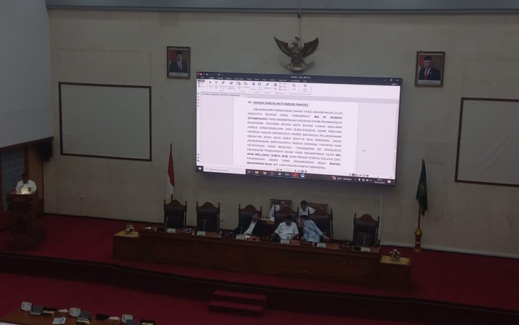 Jefridin Tanggapi Pandangan Umum Fraksi PDI Perjuangan Terkait Ranperda RPJPD Batam 2025-2045