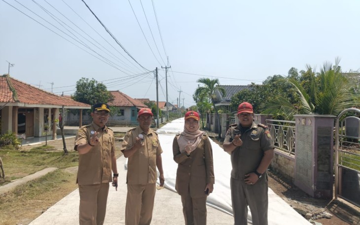 Masyarakat Kecamatan Pasekan Desa Pagirikan Merasa Senang Atas Perbaikan Jalan Dicor