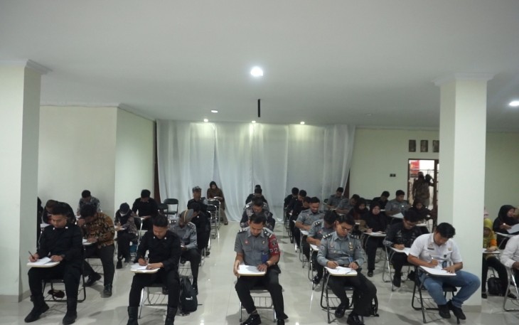 Lembaga Pemasyarakatan (Lapas) Kelas IIA Cilegon memberikan langkah nyata dalam mewujudkan budaya kerja yang profesional, akuntabel, sinergi, transparan, dan inovatif (PASTI) melalui kegiatan assessment pegawai yang digelar hari ini, Jum'at (12/01)