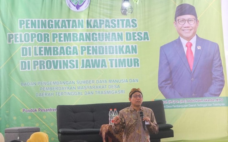 Gus Halim saat memberikan pengarahan dalam peningkatan kapasitas pelopor pembangunan desa di PPPI Al-Ittihad, Kabupaten Malang, Jawa Timur, Jumat (19/1/2024).
