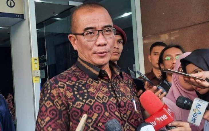 Ketua KPU RI Hasyim Asy'ari kepada wartawan di Komplek Parlemen Senayan, Jakarta, Senin (5/2/24).