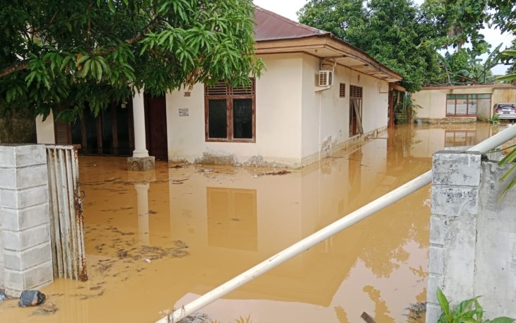 Salah satu rumah warga yang terendam banjir 