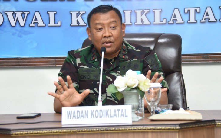 Wakil Komandan (Wadan) Kodiklatal Laksamana Muda TNI Eko Wahjono memberikan pengarahan kepada prajurit Kowal Kodiklatal yang berlangsung di Gedung Betlegeuse Pusdiklapa, Rabu (17/1/2024)
