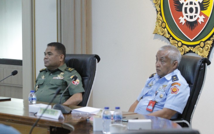 Irdam IX/Udayana Brigjen TNI Harpuddin Daing memimpin kegiatan Exit Meeting Audit Ketaatan dan Audit Kinerja Itjen TNI Periode III TA 2024