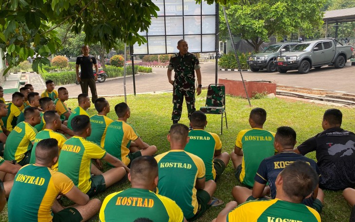 Wujud Kepedulian Danmenarmed 2/PY/2 Kostrad Kolonel Arm Siswo Budiarto kepada Prajurit Yonarmed 12 Kostrad di MA Gudpushubad Cijantung