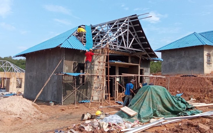 Realisasi pengerjaan empat rumah contoh di Tanjung Banon sudah mencapai 84 persen