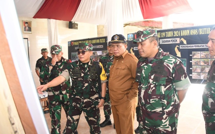 Kasrem 081/DSJ Dampingi Tim Wasev Tinjau TMMD ke-119 Kabupaten Blitar 