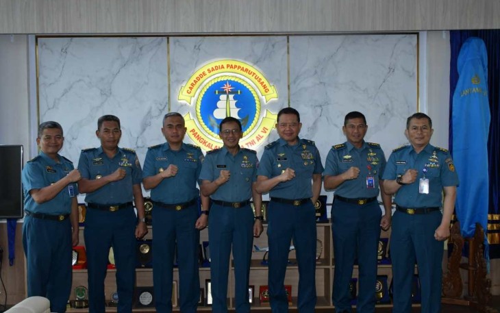 Foto bersama usai pertemuan
