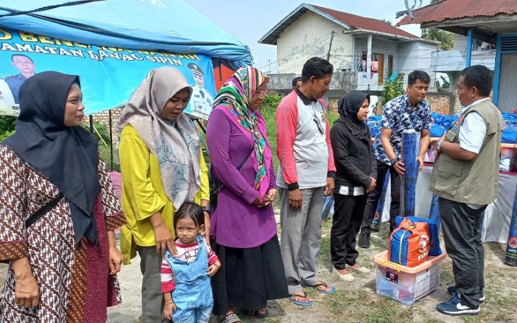 BNPB yang diwakili oleh Deputi Bidang Penanganan Darurat Mayjen TNI Fajar Setiawan menyerahkan bantuan dana operasional untuk penanganan bencana di wilayah Provinsi Jambi.