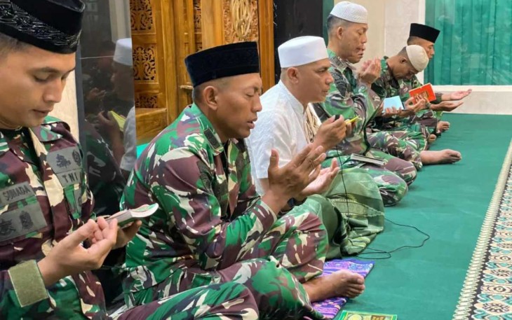 Doa bersama prajurit Menarmed 2 Kostrad 