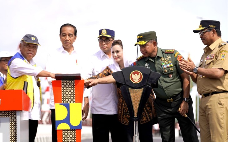 Panglima TNI saat Dampingi Presiden RI Resmikan Tiga Jembatan di Jawa Tengah