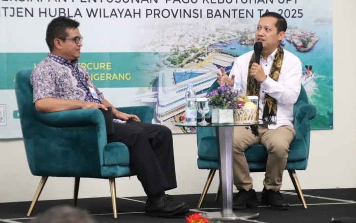 Kepala Kantor KSOP Kelas I Banten Capt Hermanta saat memberikan pemaparan dalam bimtek persiapan penyusunan anggaran tahun 2025 di Hotel Mercure Serpong, Jum'at (12/1)