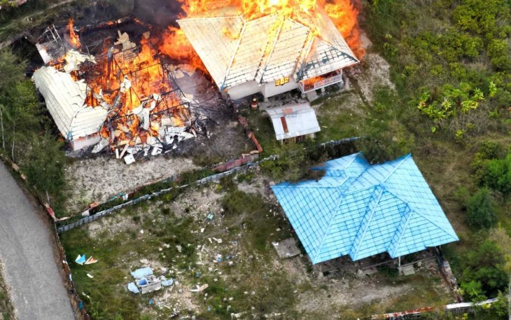 Rumah dinas dibakar KSTP di Intan Jaya, Senin (22/1)