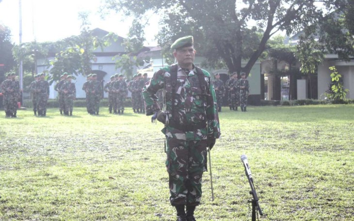 Upacara bendera prajurit Menarmed 2 Kostrad 